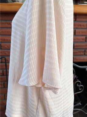 Modern Works Light Cream Textured Top
